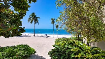 Beach | On the beach, sun-loungers, beach towels