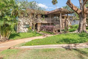 Exterior - KPL 58 Spacious 2BD Plantation Home Near Beach (Lahaina)