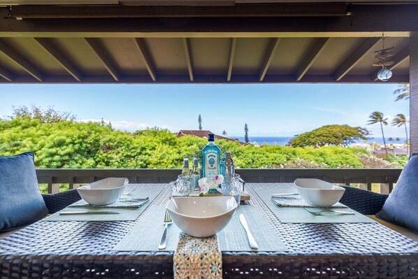 Outdoor dining - KPL 58 Spacious 2BD Plantation Home Near Beach (Lahaina)