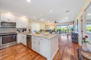 Fridge, microwave, oven, stovetop - KPL 58 Spacious 2BD Plantation Home Near Beach (Lahaina)