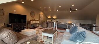 Lake View Prime Location, Community Dock w swim ladders, covered boat slip, 