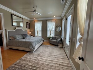 3 bedrooms, desk, free WiFi, bed sheets - Lakeview Retreat: Dock, Boat Slip, Spacious for multi-family (Winchester)