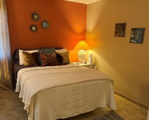 1 makuuhuone, työpöytä, ilmainen Wi-Fi, vuodevaatteet