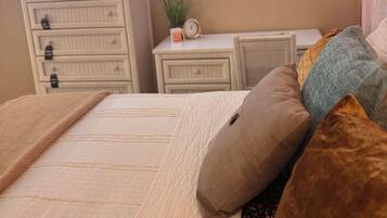 1 chambre, bureau, Wi-Fi gratuit, draps fournis