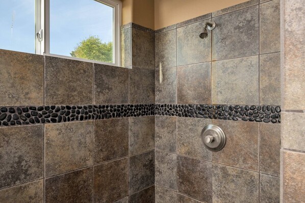 Unclassified image, 1 of 43, button