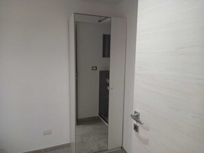 淋浴/盆浴组合、吹风机、毛巾