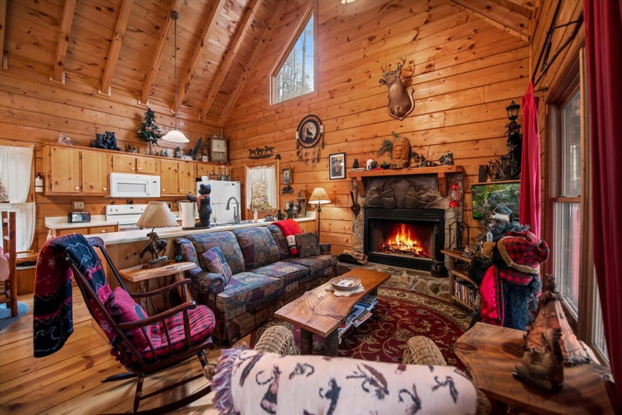 Bear Necessitiescozy Cabin Beside Briar Creek Fire pit Wifi and pet