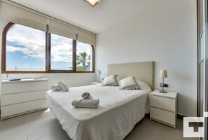 2 bedrooms, iron/ironing board, free WiFi, bed sheets - Mirador de Bassetes 15 - Grupo Turis - Calpe, Costa Blanca (Calpe)