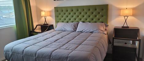 2 habitaciones, escritorio, tabla de planchar con plancha y wifi gratis