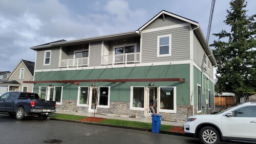 #202 New 2-bedroom condo just 3 minutes drive to Evergreen State Fairgrounds