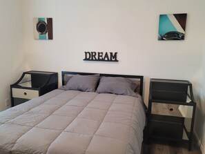 2 bedrooms, desk, iron/ironing board, free WiFi