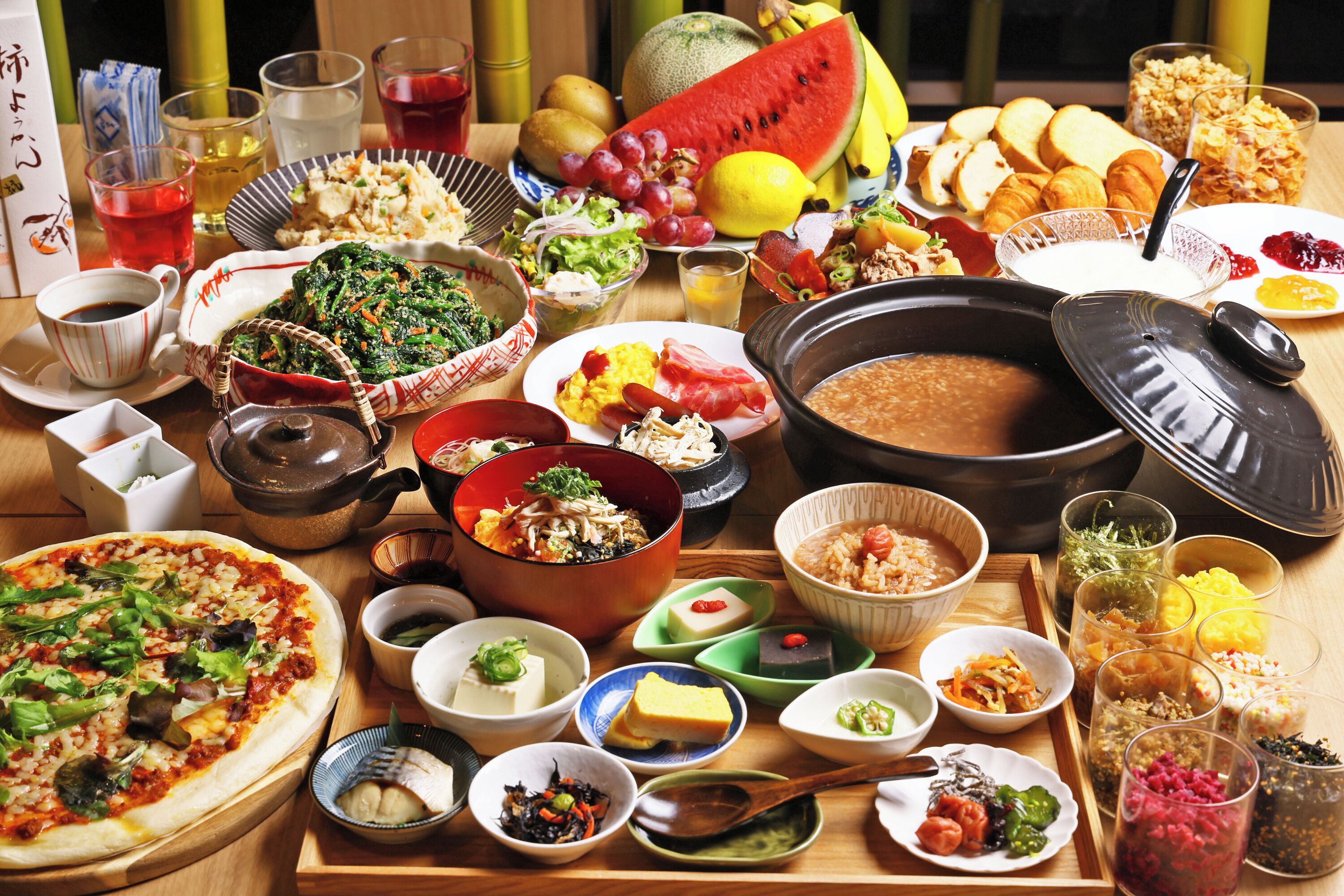 Daily buffet breakfast (JPY 2000 per person)