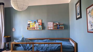 6 slaapkamers, een strijkplank/strijkijzer, gratis wifi, beddengoed