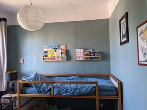 6 bedrooms, iron/ironing board, free WiFi, bed sheets