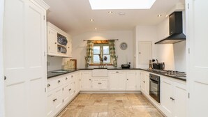 Unclassified image, 2 of 17, button - Coastal Barn Conversion, overlooking the stunning Cot valley. (Saint Just)
