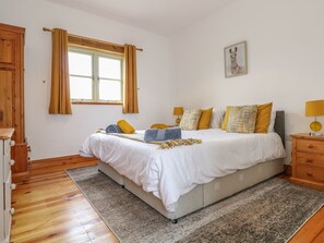 3 soverom, strykejern/-brett, wi-fi og sengetøy