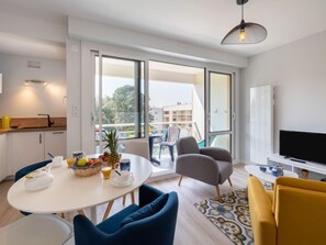 TV - Port An Dro by Interhome (Carnac)