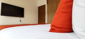 2 quartos, ferros/tábuas de passar roupa, Wi-Fi, roupa de cama