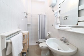 Bruser, hårtørrer, håndklæder