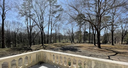 French Chateau in the Piney Woods - Wedding, Event, Retreat, Gathering, Museum