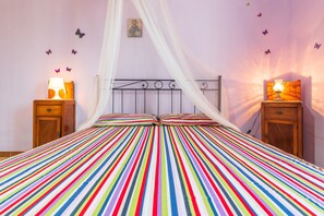 3 bedrooms, iron/ironing board, free WiFi, bed sheets