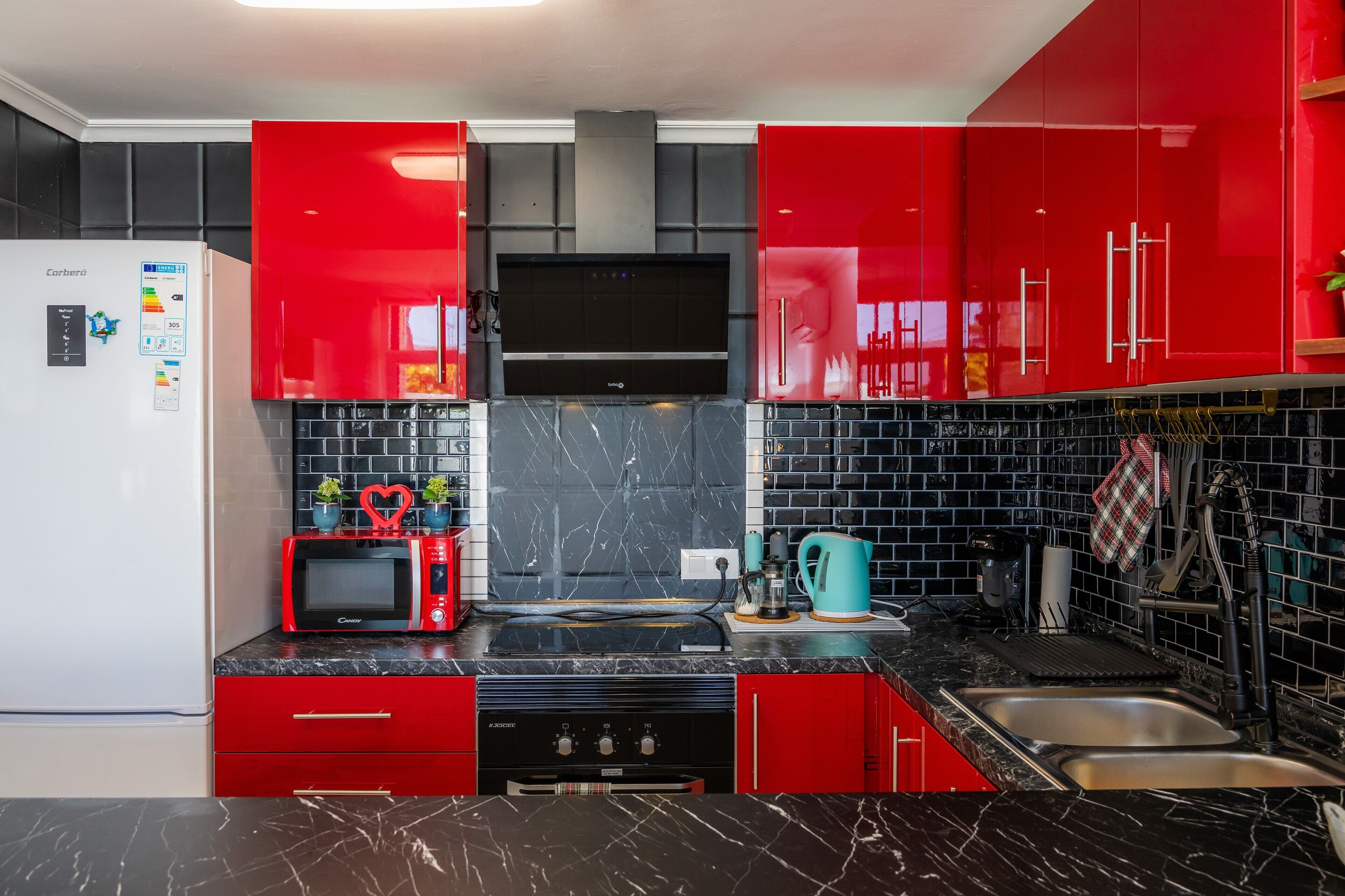 Refrigerador, microondas, horno, placa de cocina