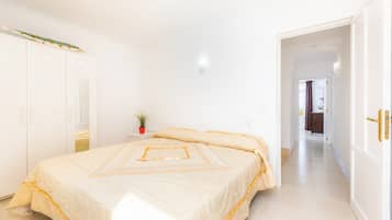 3 dormitorios, tabla de planchar con plancha, wifi gratis y ropa de cama