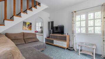 Televisión, chimenea