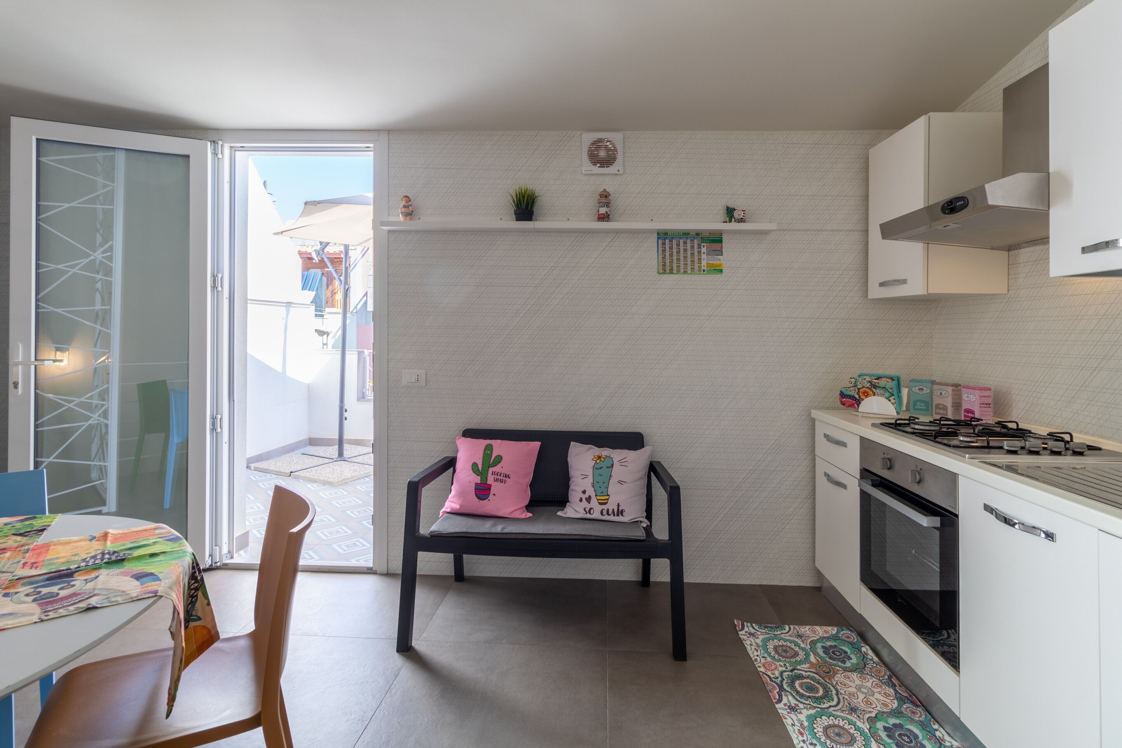 Fridge, oven, stovetop, coffee/tea maker