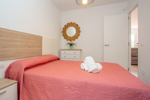 2 bedrooms, iron/ironing board, free WiFi, bed sheets
