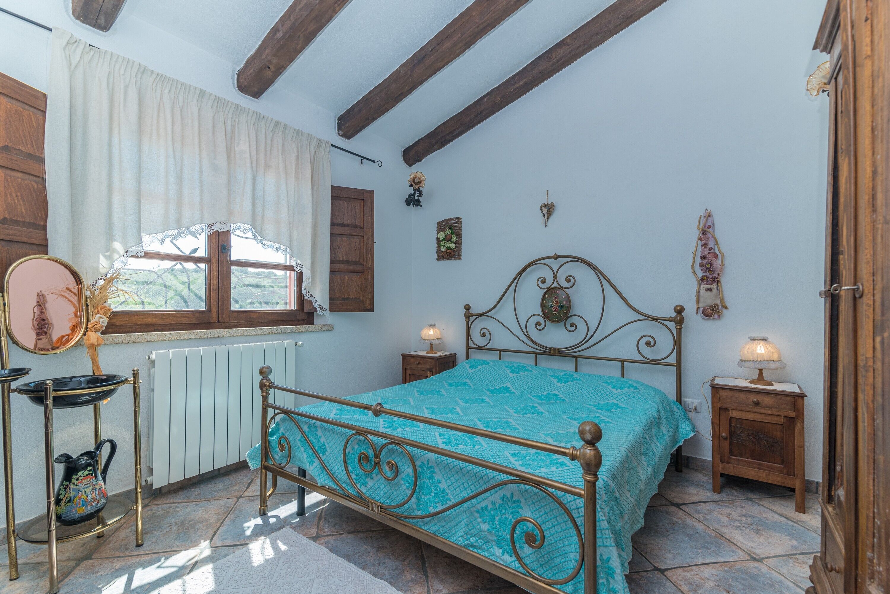 5 chambres, fer et planche à repasser, Wi-Fi gratuit, draps fournis