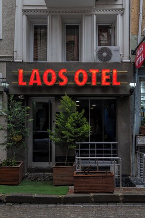 Front of property - Laos Otel (Istanbul)