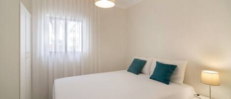 2 chambres, fer et planche Ă repasser, Wi-Fi gratuit, draps fournis