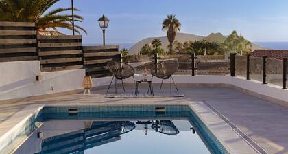Holiday Villa 'La Blanca' with Sea Views, Wi-Fi and Air Conditioning