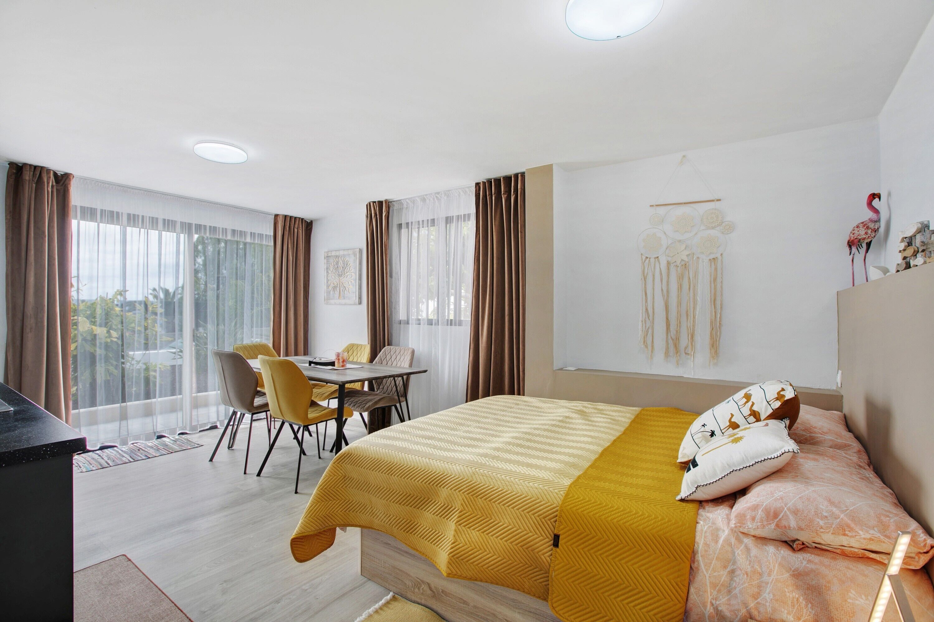 4 chambres, fer et planche à repasser, Wi-Fi gratuit, draps fournis
