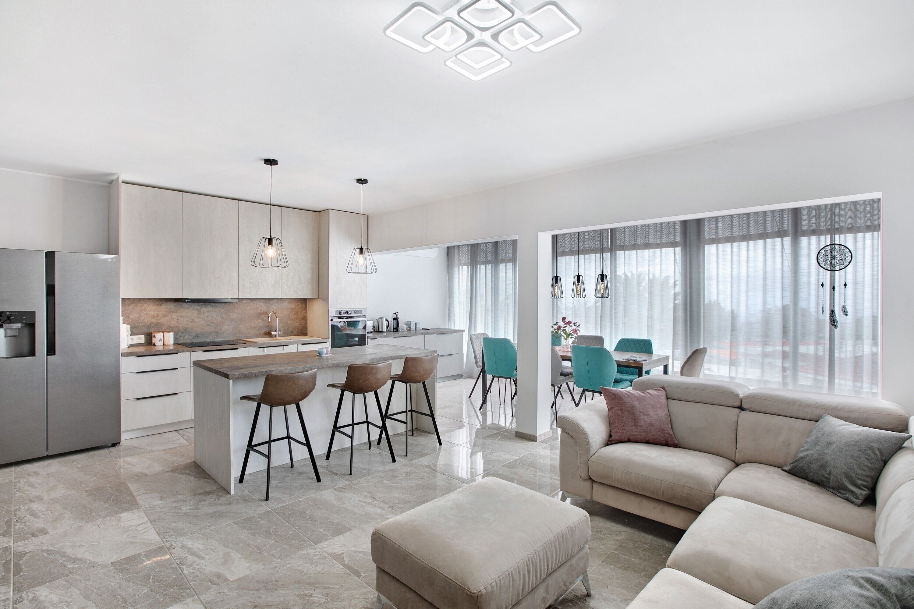 Télévision, table de tennis de table