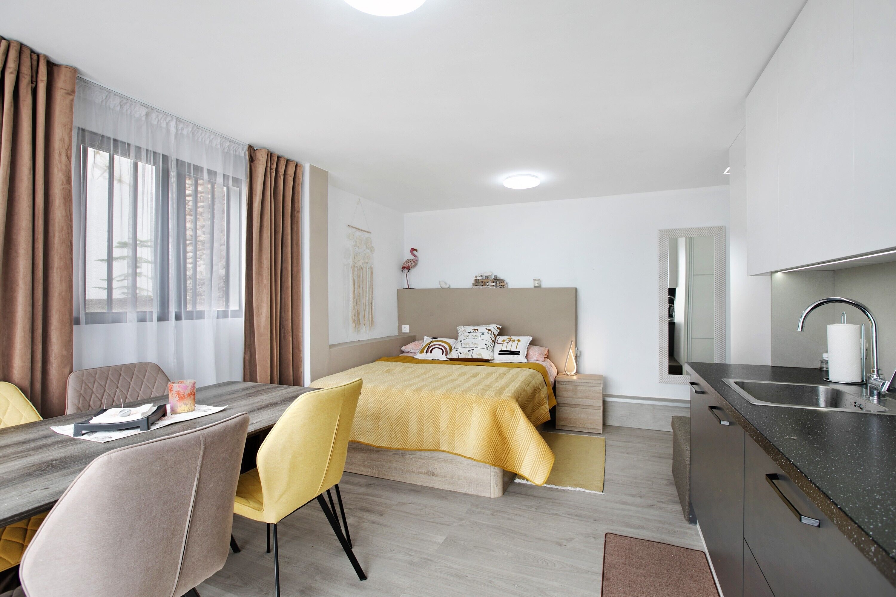 4 bedrooms, iron/ironing board, free WiFi, bed sheets