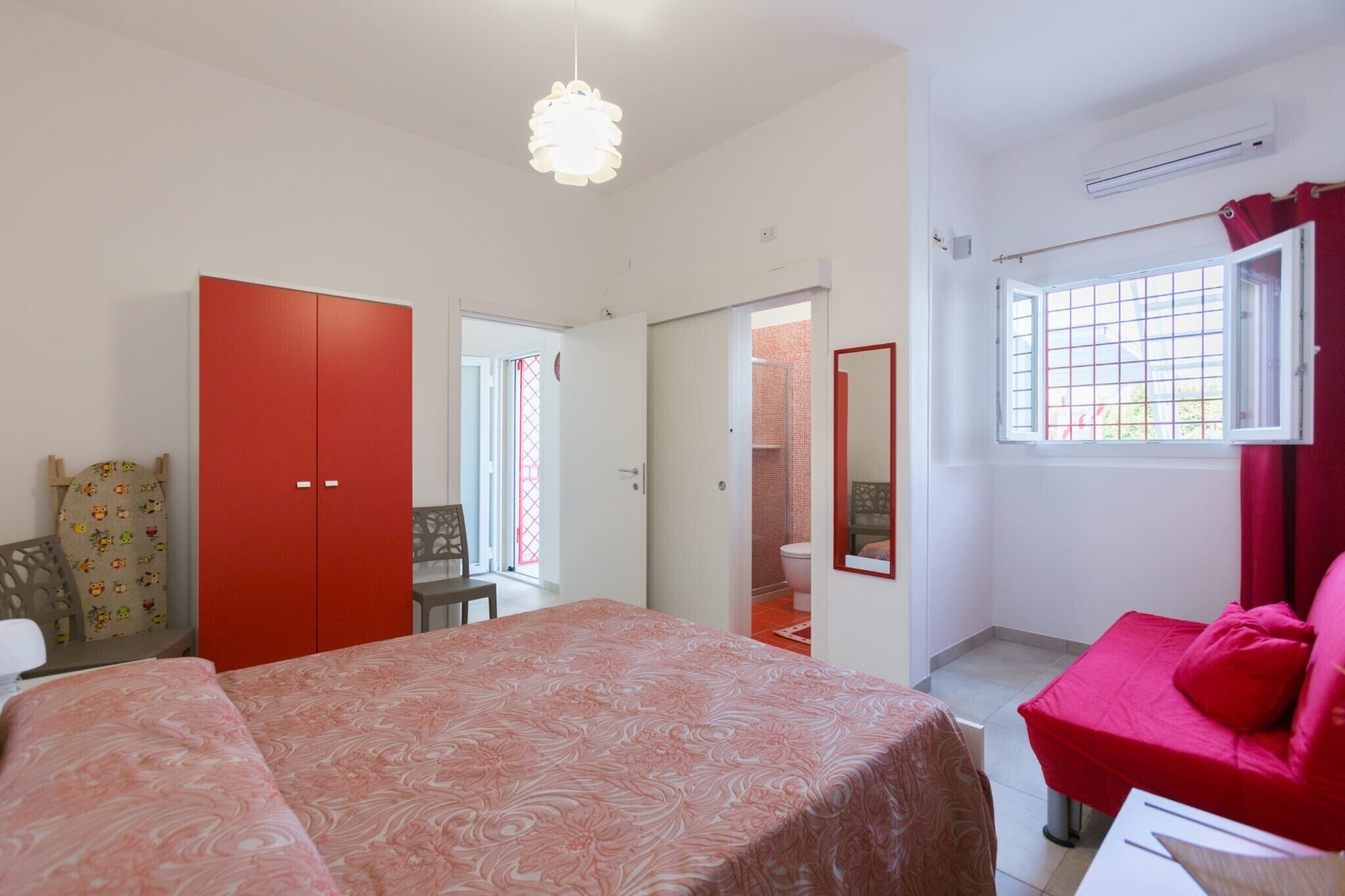 2 sovrum, skrivbord, strykjärn/strykbräda och gratis wi-fi