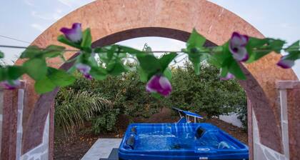 Holiday Home 'Luna Rossa Salento - Casa Rossa' with Sea View, Jacuzzi & Wi-Fi