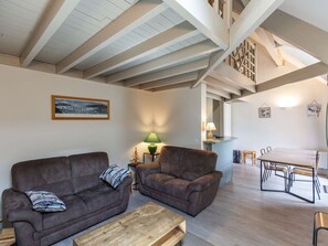 TV - Ski-In/Ski-Out Duplex, South-Facing Balcony, Sleeps 8, Parking, 2 Bed, 2 Bath (La Mongie)