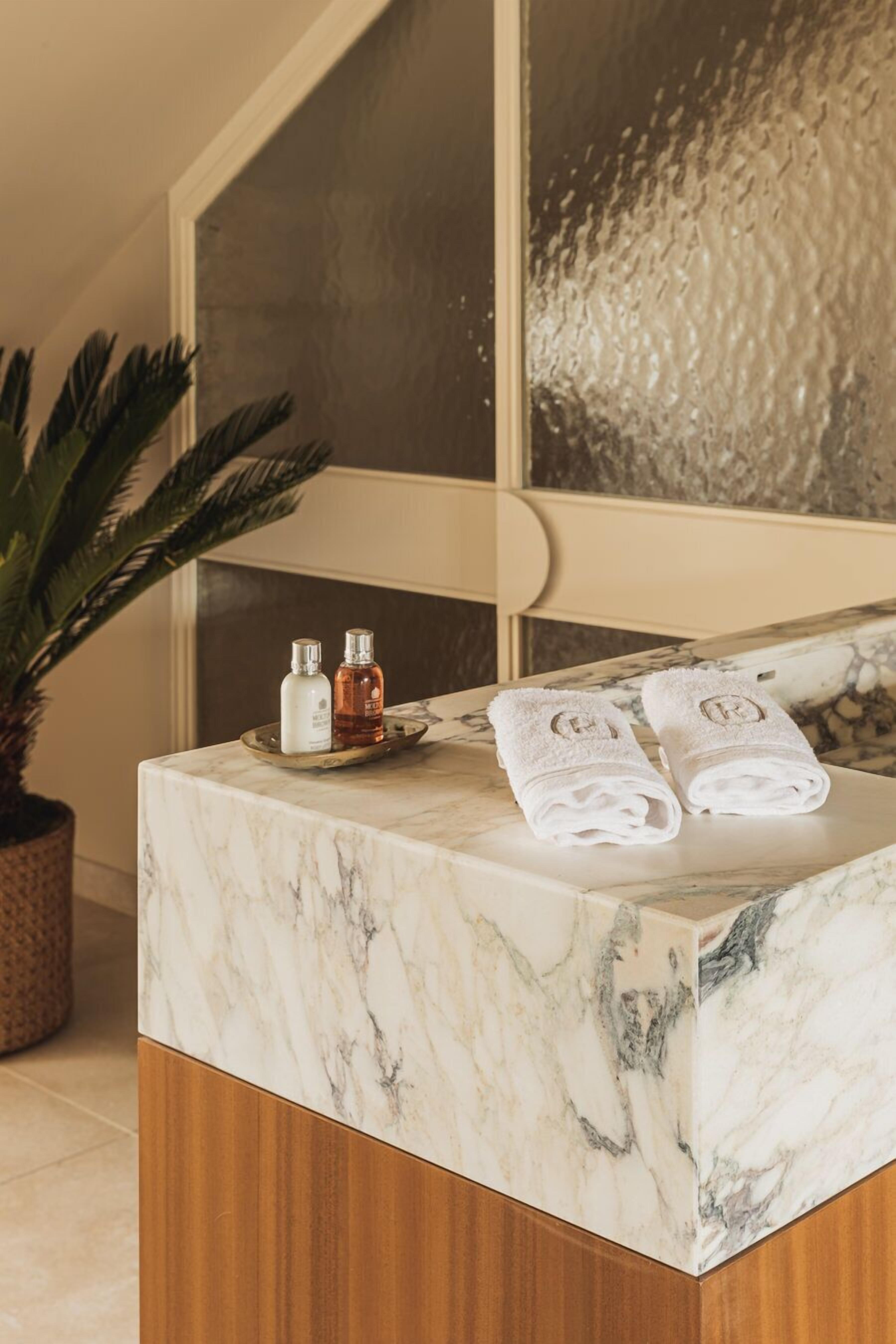 Executive-rum | Egyptiska bomullslakan, sängtillbehör av högsta kvalitet och duntäcken