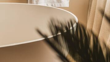 Designer-Toilettenartikel, Haartrockner, HandtĂŒcher