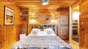 5 bedrooms, WiFi, bed sheets - Chalet 300 m2 12 or more persons 5 bedrooms, 5sdb/wc, Jacuzzi and Hamman  (Formiguères)