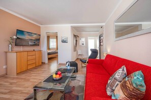 Télévision, lecteur de DVD, chaîne hi-fi