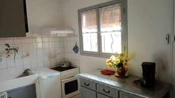 KylskÄp, mikrovÄgsugn, ugn och spishÀll