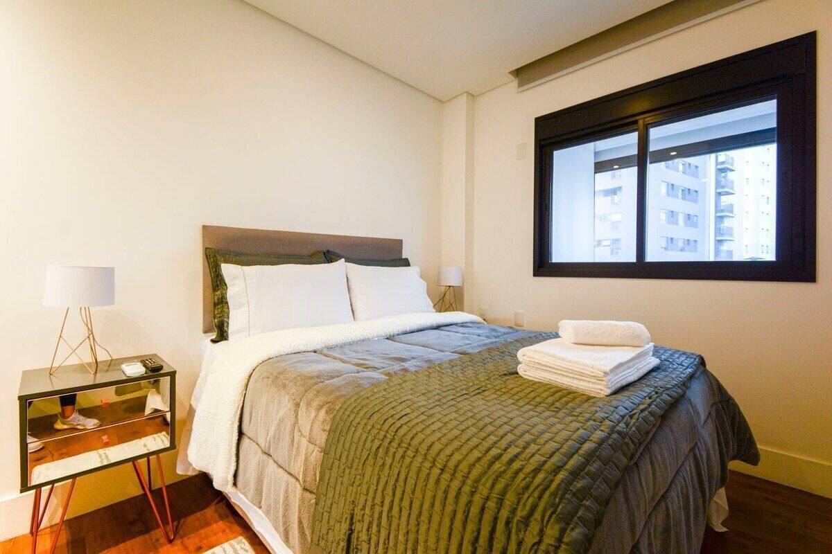 Luxury Apartment | 1 bilik tidur, ruang kerja komputer riba, langsir/tirai gelap terus