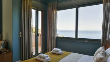 3 bedrooms, in-room safe, blackout curtains, iron/ironing board