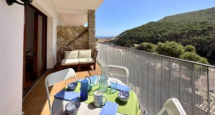 Vue sur la mer. 150 mĂštres de la plage de Sa Tuna