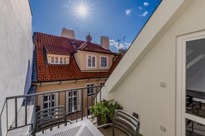 Suite, terraza (attic) | Vistas al patio