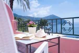 Comfort Quadruple Room | Hypo-allergenic bedding